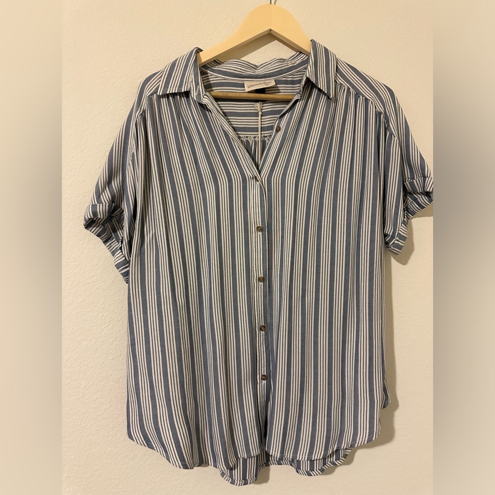 Universal Thread Button-down